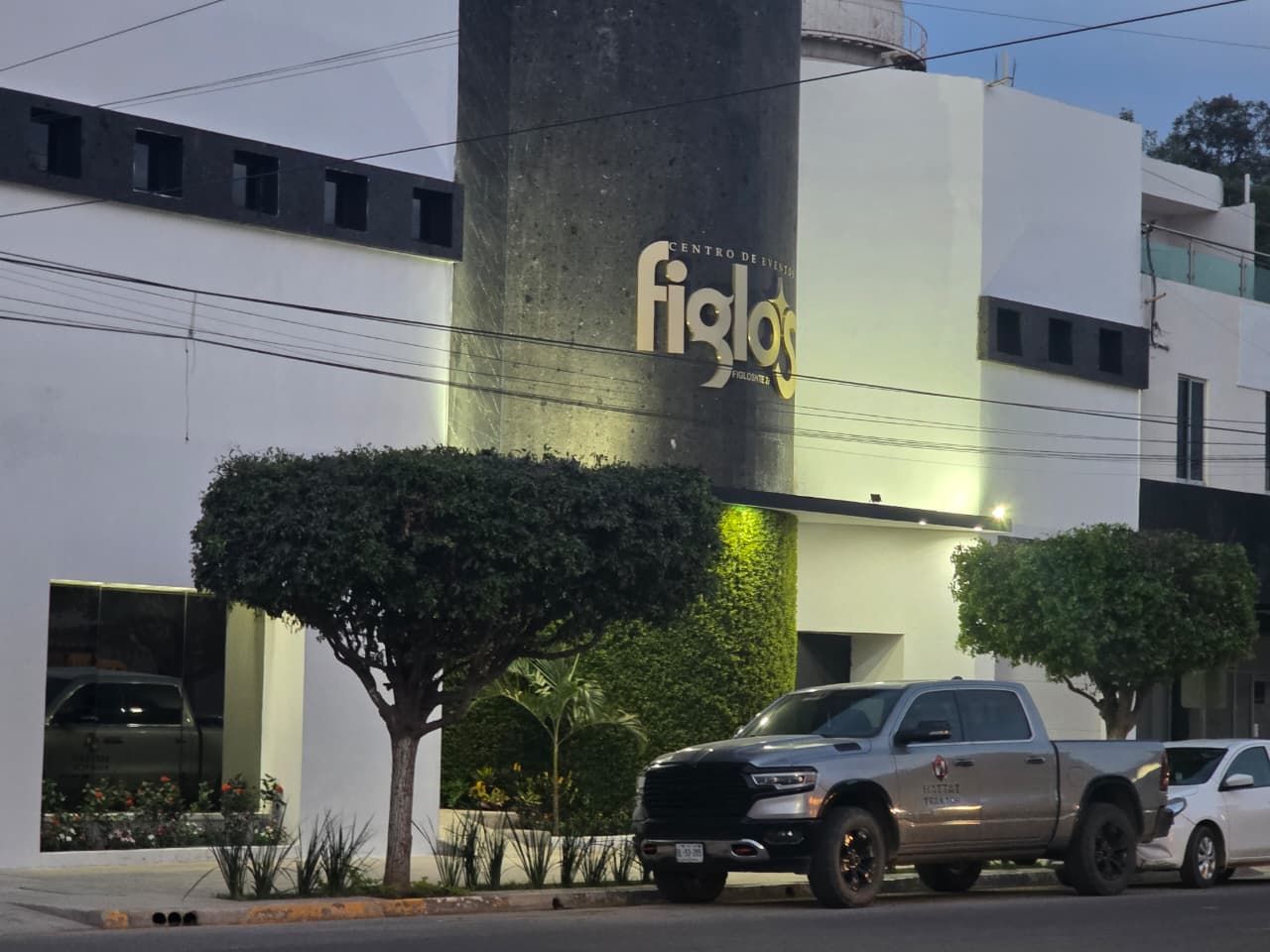 Figlos Guasave renueva fachada - Centro de Eventos Guasave Sinaloa